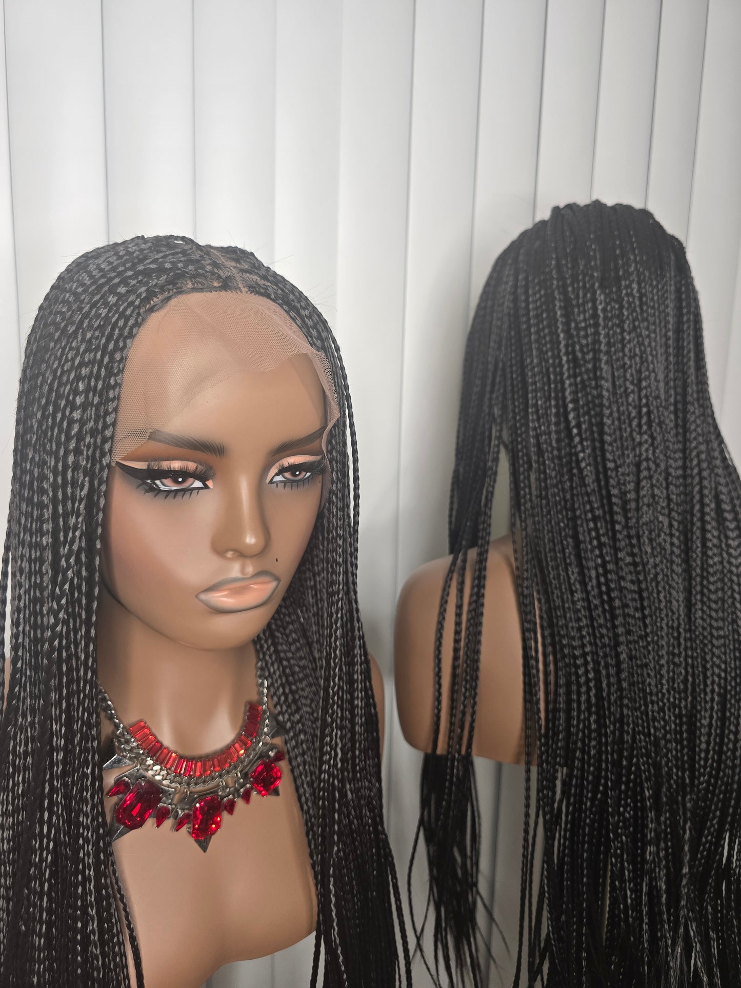 Black 30-Inch Knotless Bone Straight Wig – Classic Lady Sleek Look