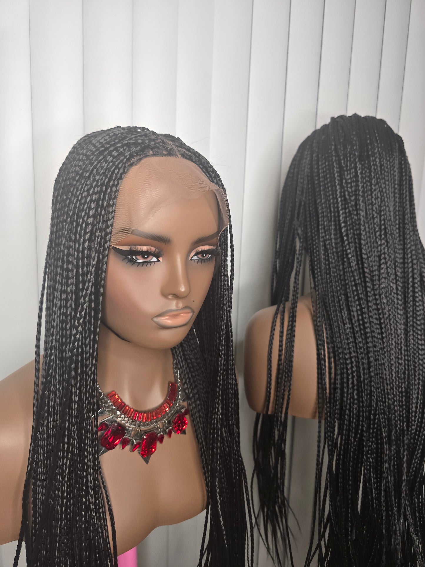 Black 30-Inch Knotless Bone Straight Wig – Classic Lady Sleek Look