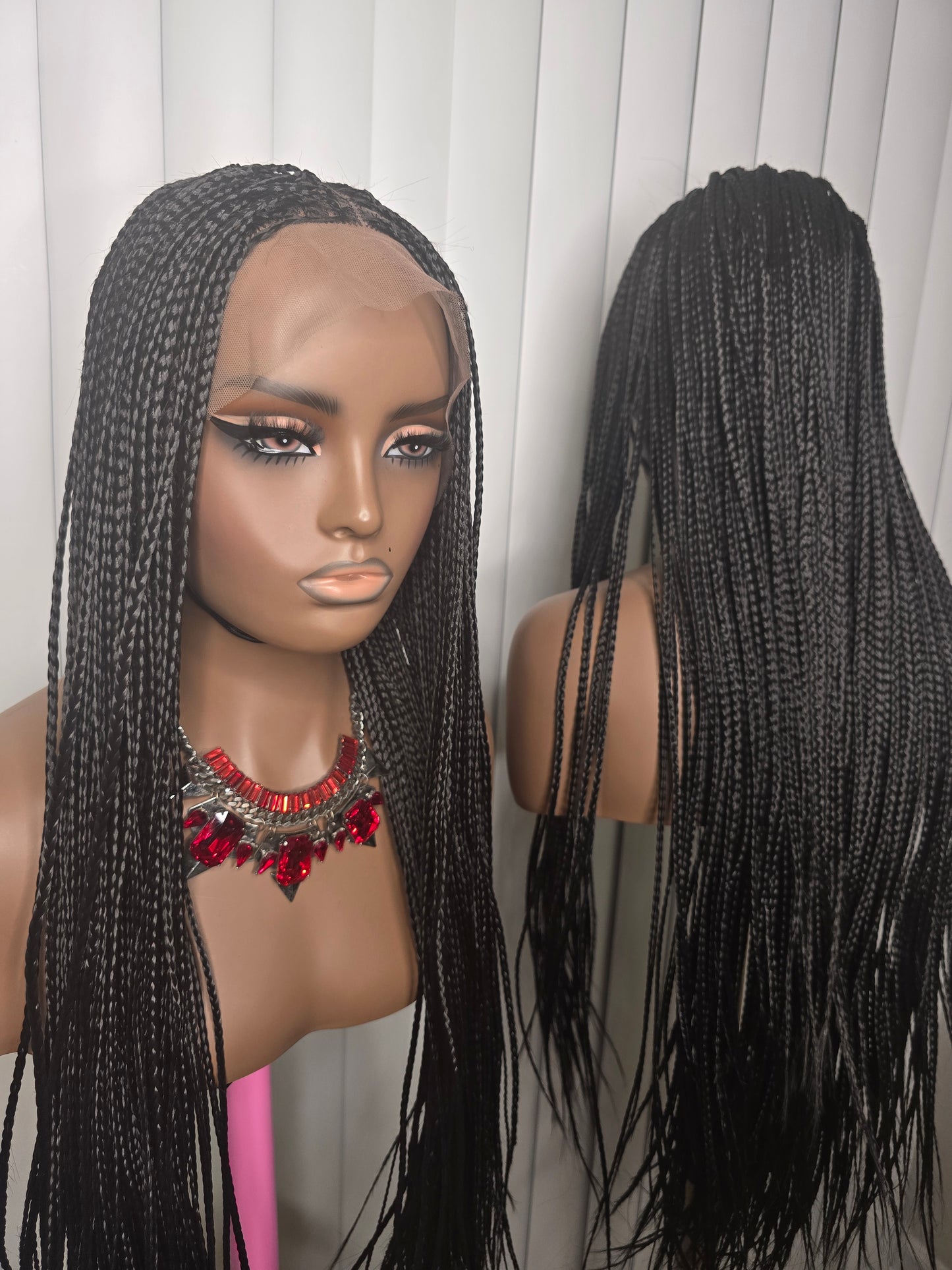Black 30-Inch Knotless Bone Straight Wig – Classic Lady Sleek Look